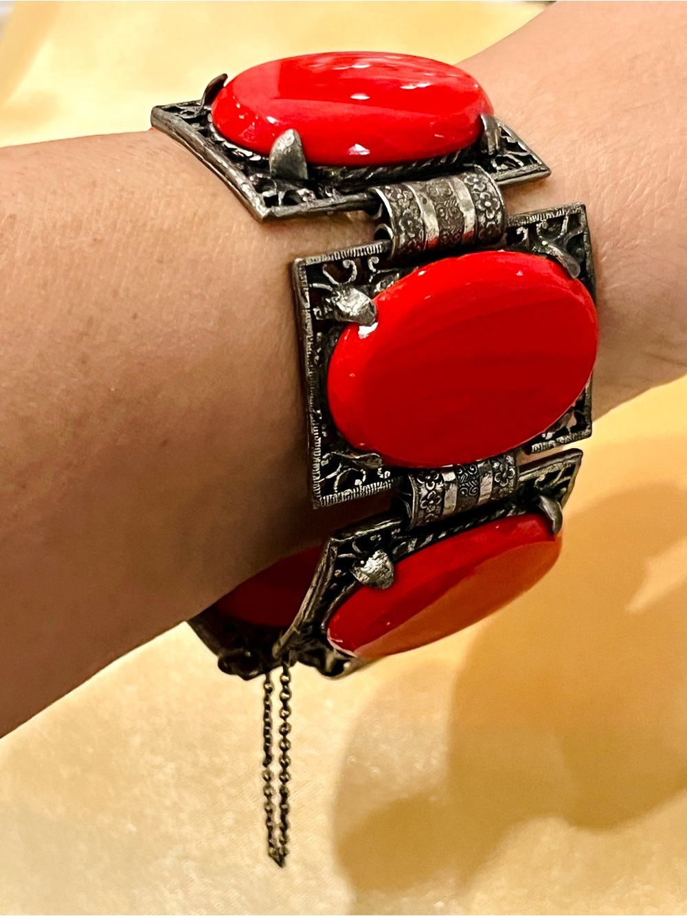 ✨ Vintage Ornate Red Cabochon & Filigree Statement Bracelet! ✨